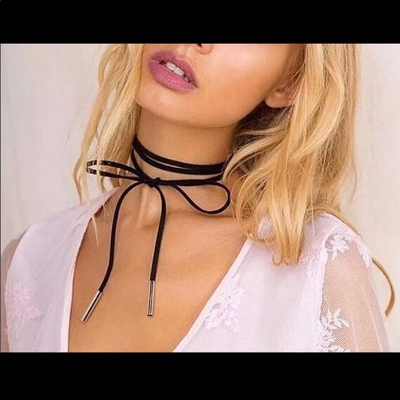 Choker - Picture 2 of 4